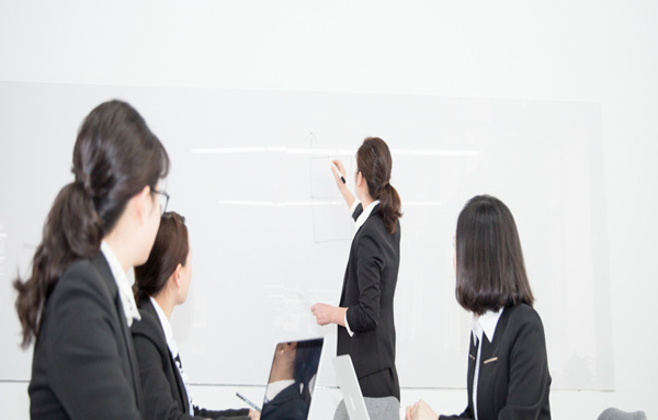 如何實現(xiàn)高效的會議？