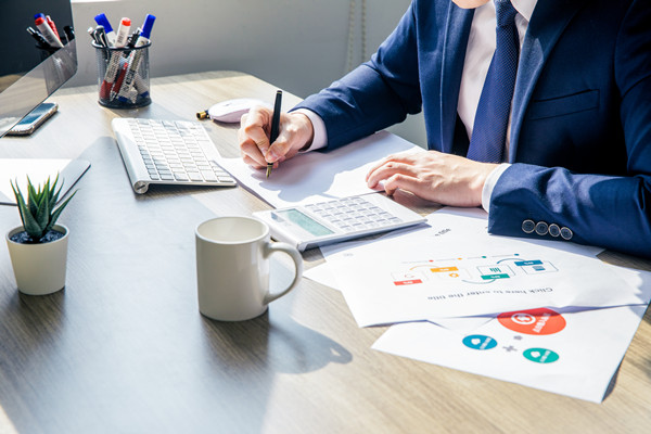 跨行業(yè)薪酬對(duì)比分析：掌握行情，引領(lǐng)企業(yè)薪酬戰(zhàn)略