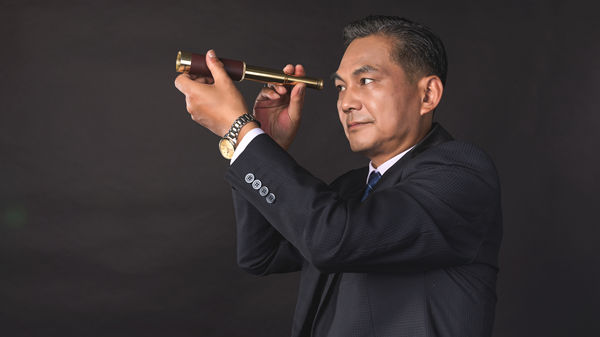 對組織流程進(jìn)行優(yōu)化再造，提高工作效率和降低成本