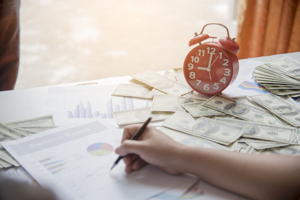 薪酬策略：驅(qū)動(dòng)員工潛能釋放，提升企業(yè)核心競(jìng)爭(zhēng)力