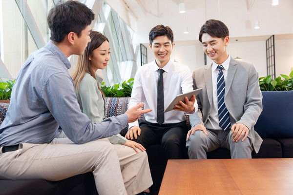 年度經(jīng)營計劃：聚焦核心業(yè)務，提升核心競爭力