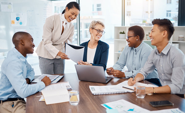 多元化與包容性：構(gòu)建多元人才隊伍，推動組織創(chuàng)新