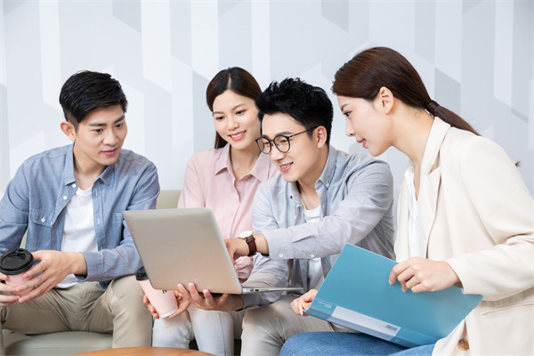 薪酬與員工發(fā)展：促進員工成長，提高工作動力