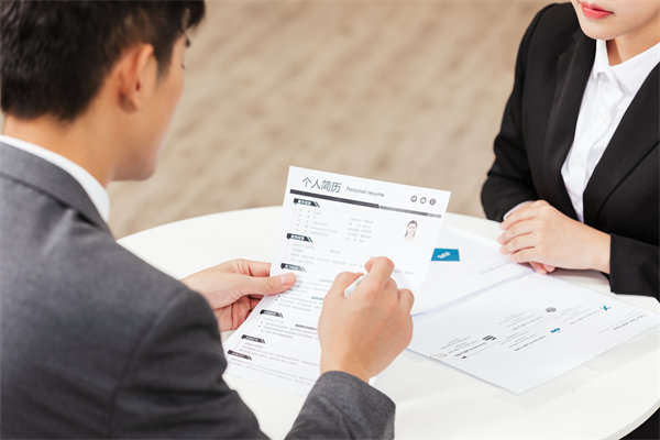 人才挖掘與選拔：全面評(píng)估候選人能力，選拔優(yōu)秀人才