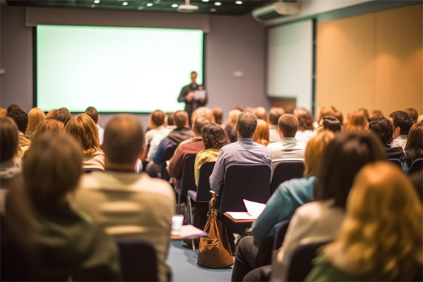 深化員工培訓與發(fā)展，提升團隊整體競爭力和創(chuàng)新能力