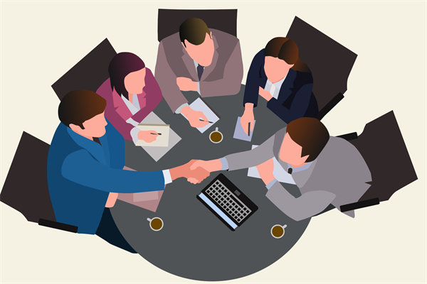 在企業(yè)管理中，專權(quán)式和民主式管理各有哪些優(yōu)缺點(diǎn)？