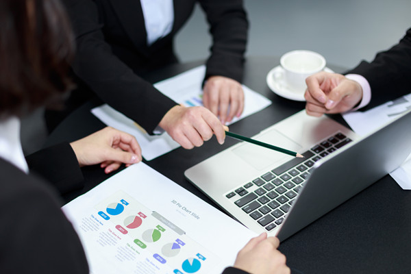 預(yù)算管理中的風(fēng)險評估與應(yīng)對策略有哪些？