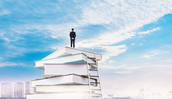 年度經(jīng)營計(jì)劃中如何平衡短期收益與長(zhǎng)期戰(zhàn)略投資？