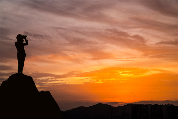 市場變化下，組織規(guī)劃如何快速響應(yīng)與調(diào)整來適應(yīng)？