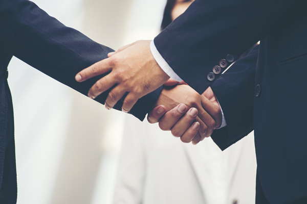 面對人才流失，企業(yè)應采取哪些策略留住關鍵員工？