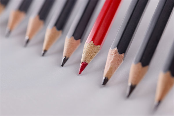 如何精準(zhǔn)定位市場(chǎng)，提升品牌差異化競(jìng)爭(zhēng)力？