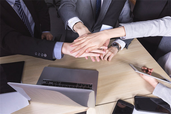 如何設(shè)計(jì)個(gè)性化員工成長路徑，助力組織愿景實(shí)現(xiàn)？