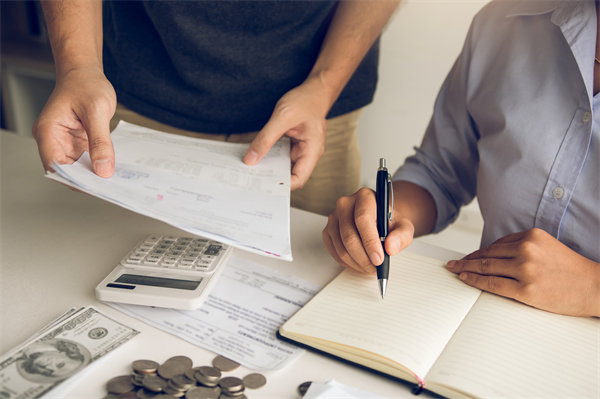 績(jī)效不佳員工的薪酬調(diào)整策略：如何既公平又有效？