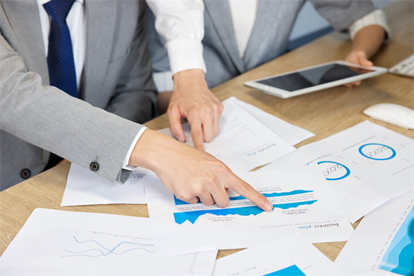 隨著業(yè)務發(fā)展，如何靈活調(diào)整組織規(guī)模與結(jié)構(gòu)？