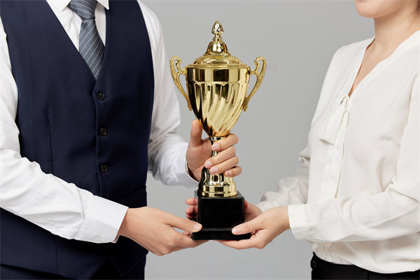 如何有效招聘并留住頂尖人才，提升團(tuán)隊競爭力？