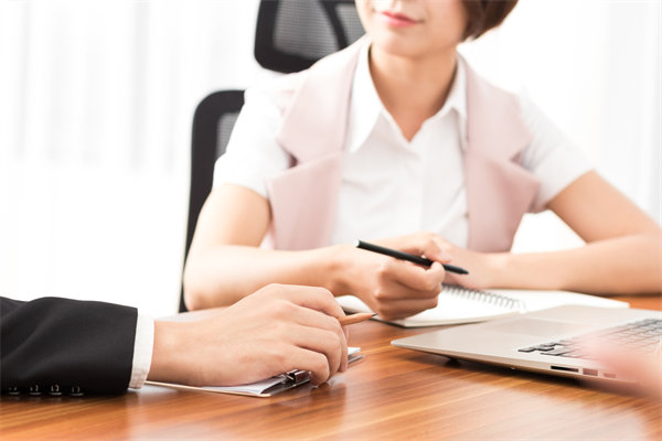 如何平衡員工工作與生活的界限，增強(qiáng)工作滿意度？