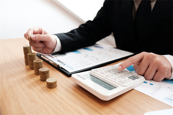 國(guó)際化企業(yè)如何跨地域制定公平合理的薪酬標(biāo)準(zhǔn)？