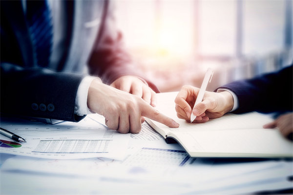 面對業(yè)績波動，企業(yè)如何靈活調整績效評價標準？