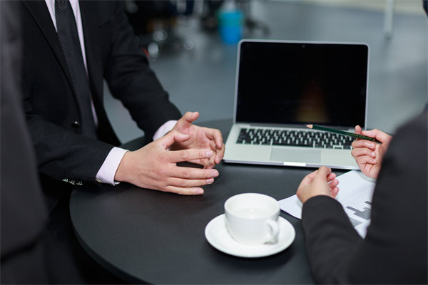 面對業(yè)績波動，企業(yè)如何靈活調整績效評價標準？