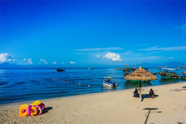 管理咨詢?nèi)绾螢榛葜萜髽I(yè)打造核心競(jìng)爭(zhēng)力？具體策略是？