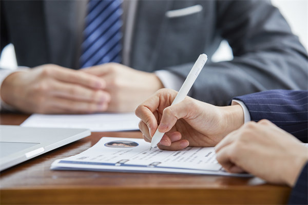 招聘新趨勢：企業(yè)如何精準(zhǔn)定位并吸引頂尖人才？