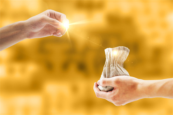 跑步入場(chǎng)的00后3天賺了3萬，對(duì)打工族有何啟示？