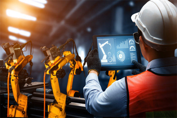 以科技創(chuàng)新驅(qū)動產(chǎn)業(yè)發(fā)展，傳統(tǒng)制造業(yè)如何數(shù)字化轉(zhuǎn)型？