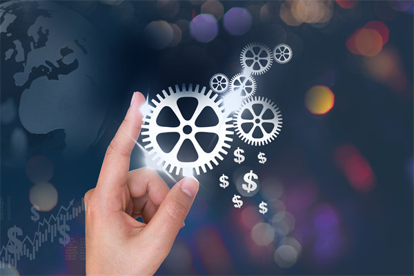 在薪酬體系設(shè)計(jì)時(shí)，應(yīng)如何考慮行業(yè)標(biāo)準(zhǔn)和市場(chǎng)變化？