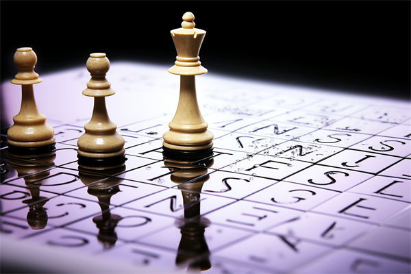 集團管控中，如何確保子公司戰(zhàn)略與集團目標(biāo)一致？