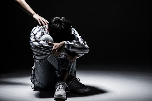 女子漏接電話被市監(jiān)所工作人員辱罵，人力資源管理有何感悟？