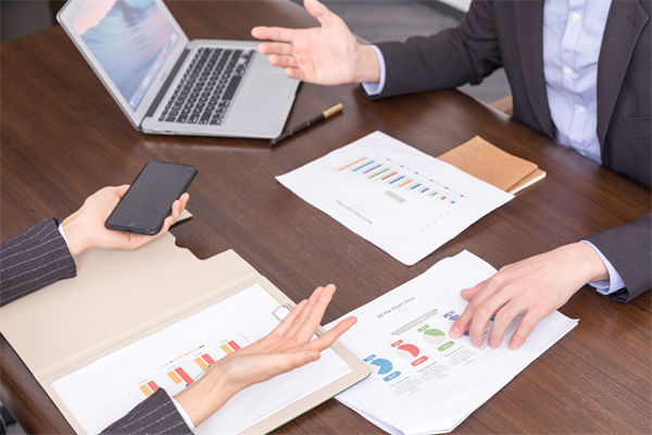 績(jī)效導(dǎo)向的預(yù)算管理：如何確保企業(yè)預(yù)算與KPI掛鉤？