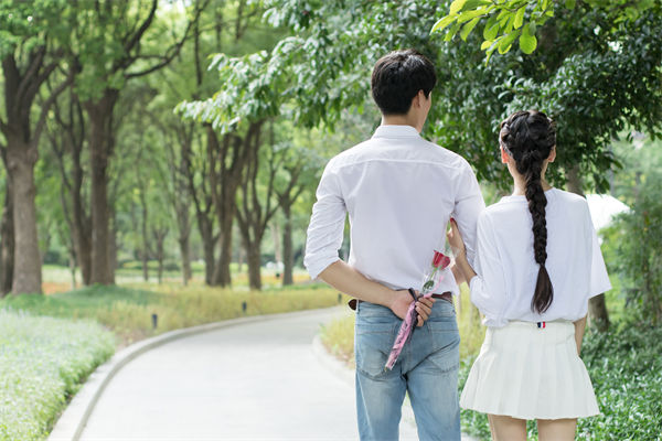 廣東一公司發(fā)錢(qián)鼓勵(lì)員工談戀愛(ài)，品牌營(yíng)銷(xiāo)怎么看？