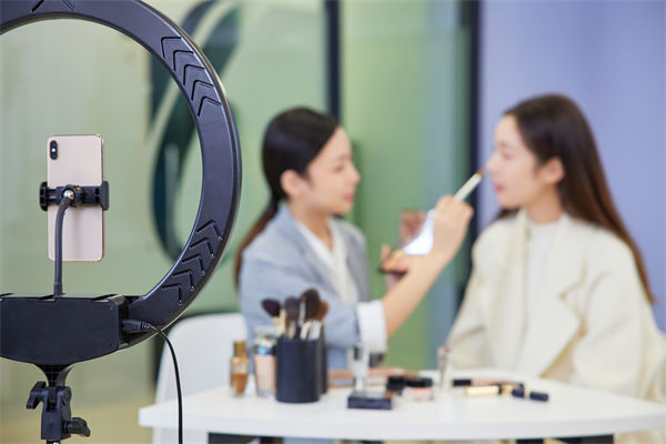 營銷咨詢公司的全球化服務如何助企業(yè)開拓國際市場？