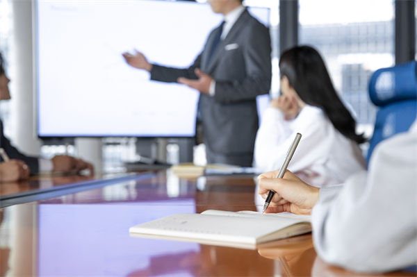 如何構(gòu)建有效的溝通機(jī)制，提升人力資源管理效能？