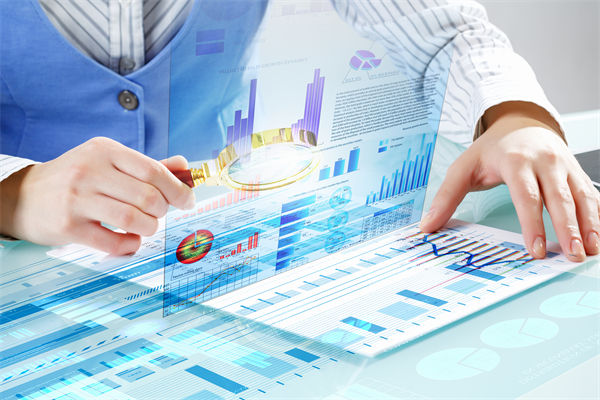 數(shù)據(jù)分析如何幫助組織規(guī)劃更精準(zhǔn)地預(yù)測未來趨勢？