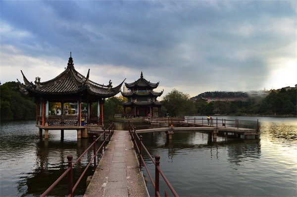 臺(tái)州年度經(jīng)營計(jì)劃咨詢公司如何規(guī)劃企業(yè)全年發(fā)展藍(lán)圖？