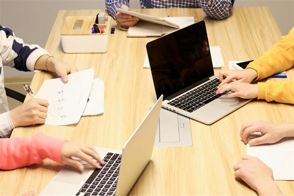 如何制定符合企業(yè)長期戰(zhàn)略目標的組織規(guī)劃方案？