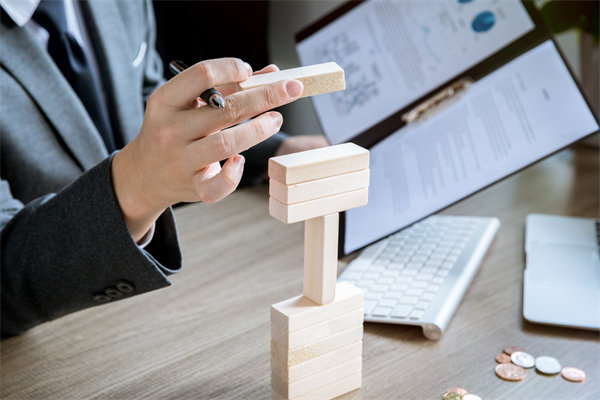 如何通過預(yù)算管理，加強(qiáng)企業(yè)的風(fēng)險(xiǎn)預(yù)警與防范能力？