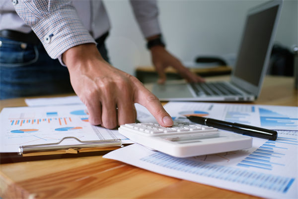 薪酬與績效如何掛鉤，專業(yè)咨詢?nèi)绾沃珳?zhǔn)設(shè)計？