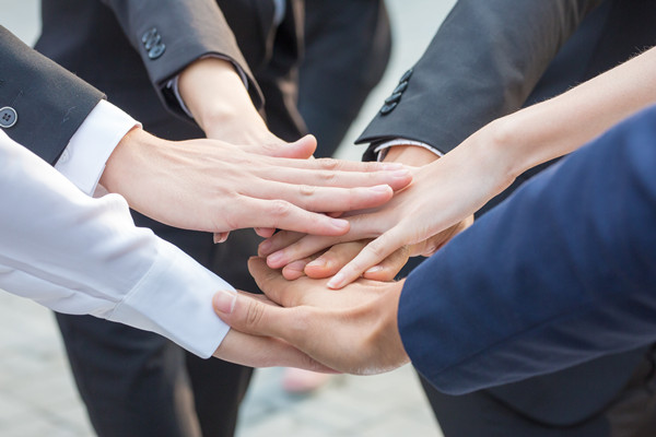 跨部門協(xié)作時(shí)，如何公平地衡量和評估每個(gè)人的績效？