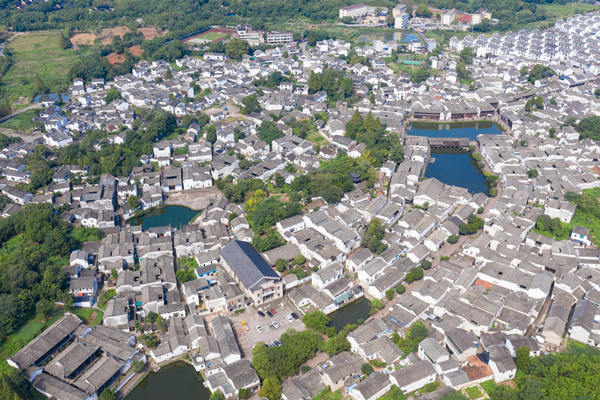 面對(duì)市場(chǎng)不確定性，金華咨詢?nèi)绾我?guī)劃企業(yè)穩(wěn)健前行？