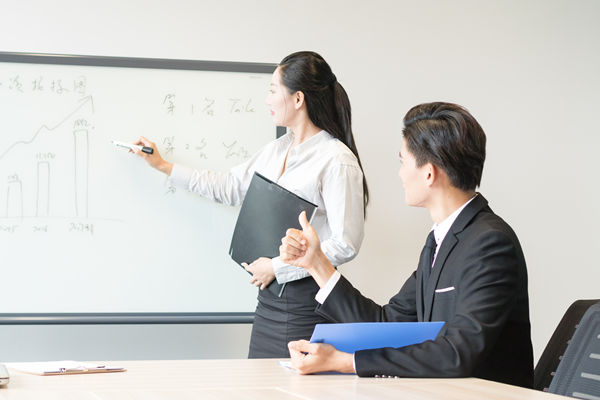 在制定績(jī)效目標(biāo)時(shí)，嚴(yán)格與靈活，如何把握？