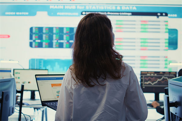 計(jì)劃與市場(chǎng)脫節(jié)，業(yè)績(jī)慘淡，怎樣制定契合市場(chǎng)的計(jì)劃？