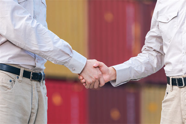 美線貨運訂艙就像“搶票”，制造業(yè)有什么看法？