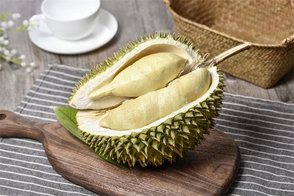 榴蓮價格暴跌50%，有人買了50箱，預算管理怎么看？