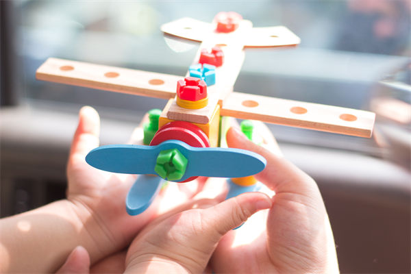 這些玩具可能正在悄悄傷害孩子，對(duì)關(guān)聯(lián)品牌的啟示