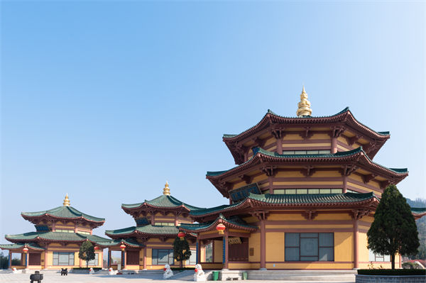 煙臺(tái)企業(yè)戰(zhàn)略模糊難落地？戰(zhàn)略咨詢公司如何精準(zhǔn)錨定增長賽道？