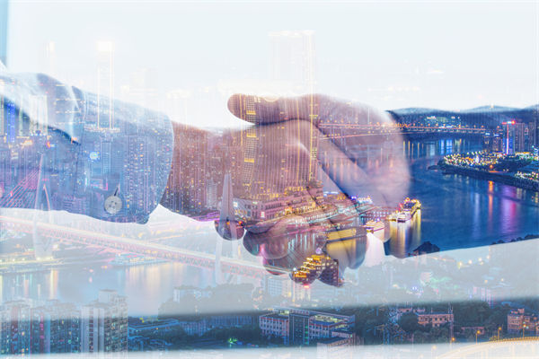 市場突變沖垮計劃，如何構(gòu)建滾動調(diào)整的動態(tài)校準機制？