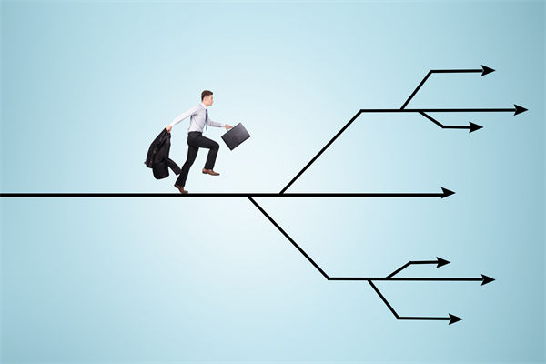 29歲女演員回應(yīng)在餐廳當(dāng)服務(wù)員，人力資源怎么看？