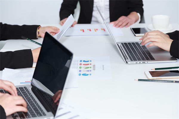 只看績效數(shù)據(jù)的企業(yè)，如何留住真正的實干者？